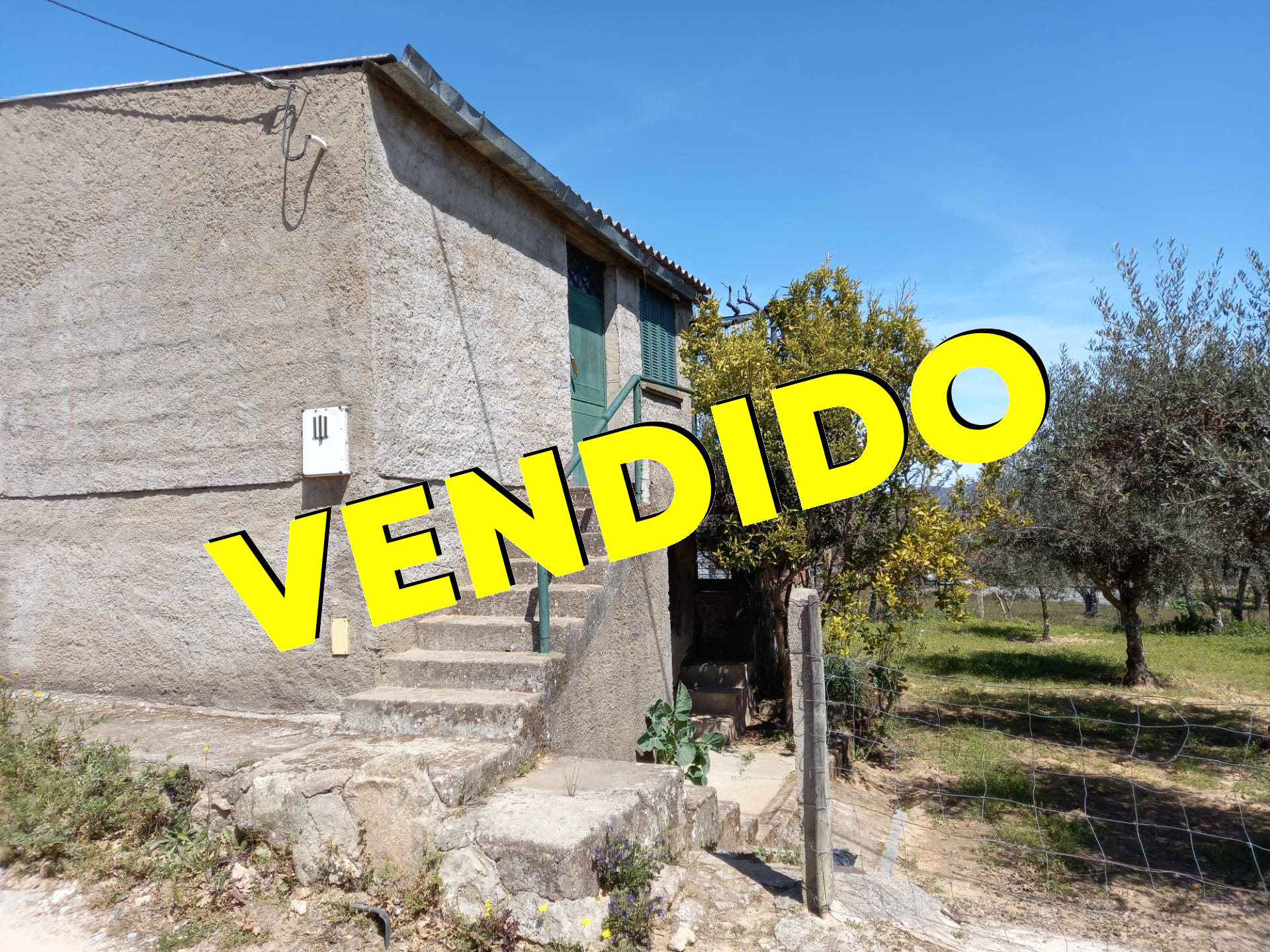 Imagem Terreno com cerca de 1.300m2 - Valverde