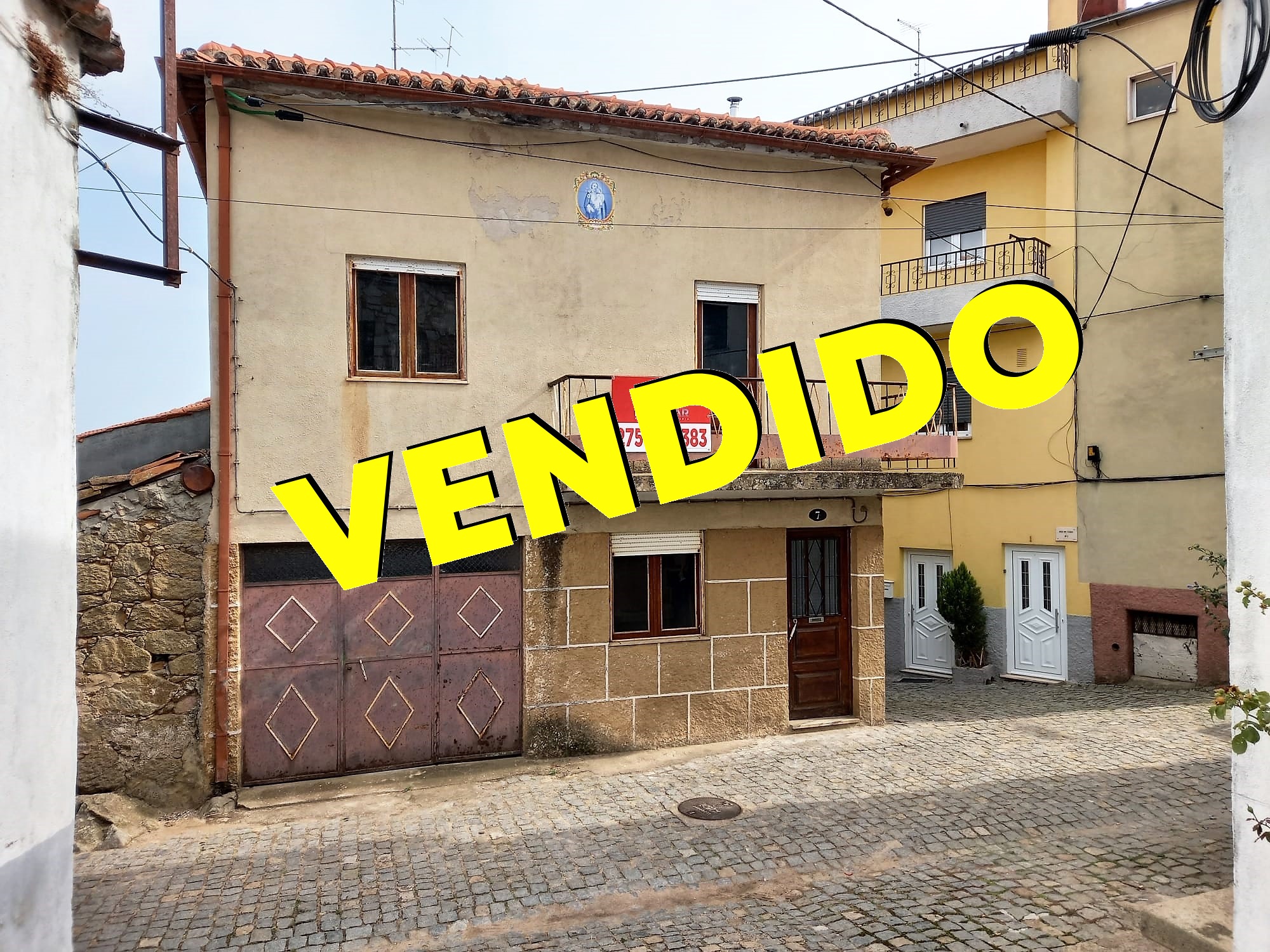 Imagem Moradia para Recuperar com Garagem - 47.500,00€ - Valverde