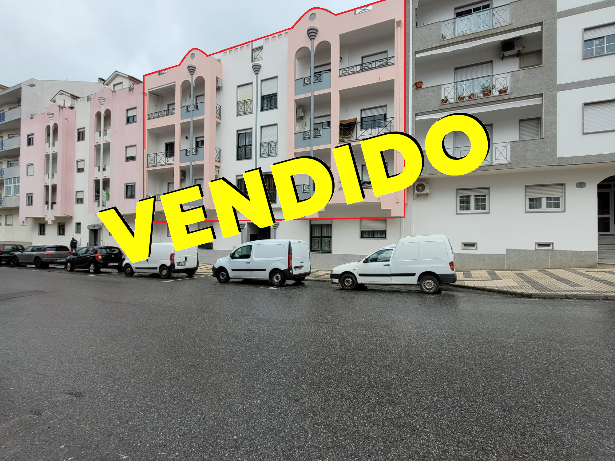 Imagem Apartamento T3 c/ Garagem - 180.000,00€ - Fundão (Parque Verde)