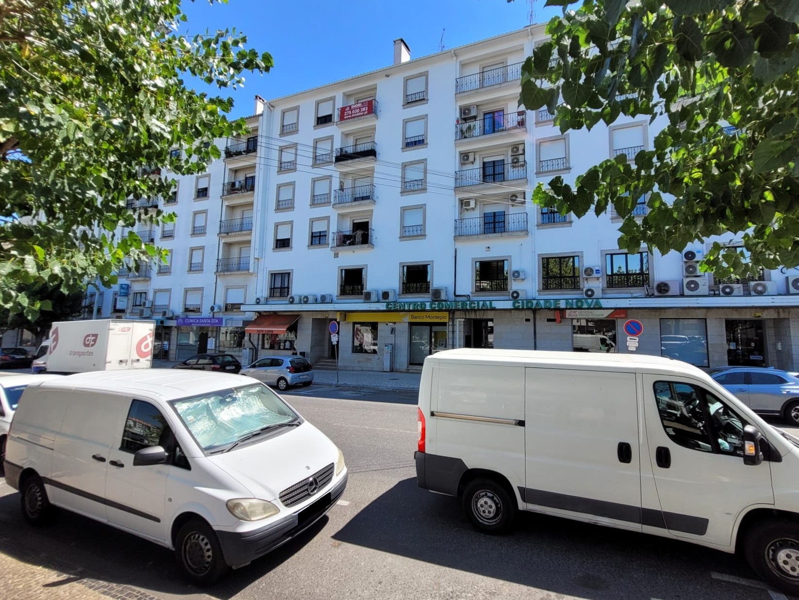 Imagem Apartamento T4+1 c/ Elevador - 200.000,00€ -   Fundão (Centro)