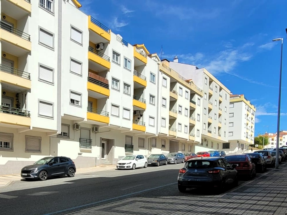 Imagem Apartamento T4 Duplex c/ Garagem - 245.000,00€ - Fundão (Parque Verde)