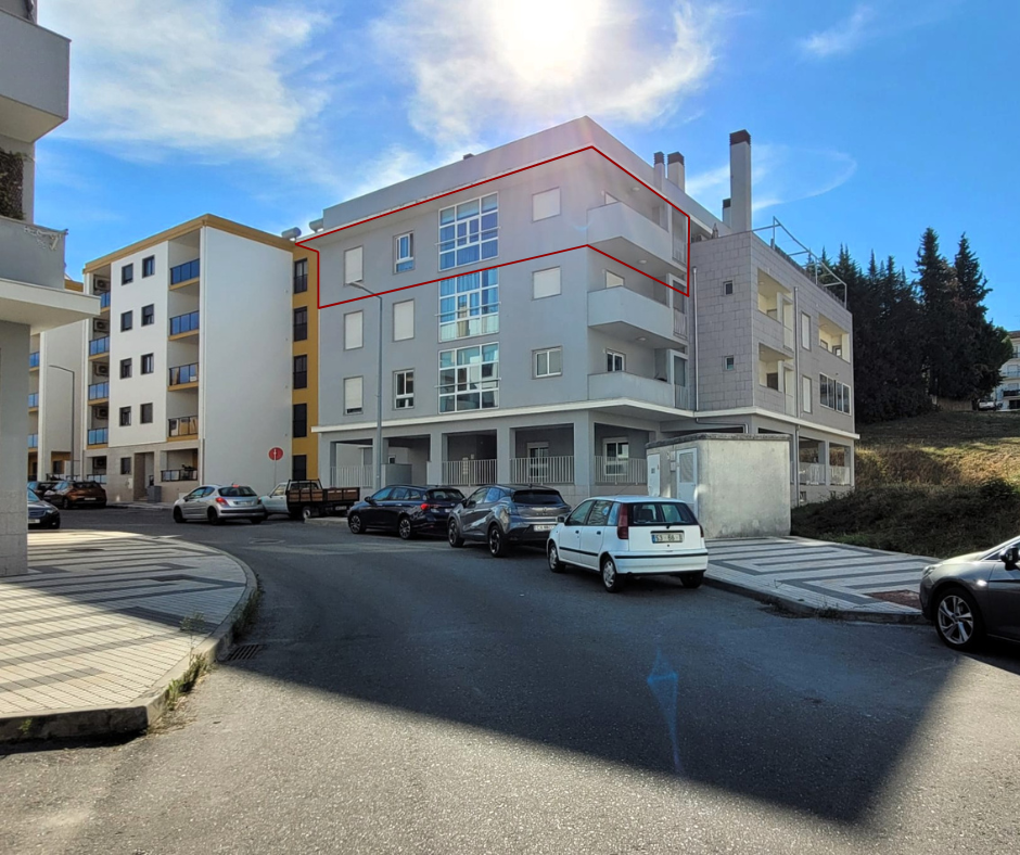 Imagem Apartamento Semi-Novo - 249.900,00€ - Fundão    || ELEVADOR + GARAGEM BOX + TERRAÇO ||